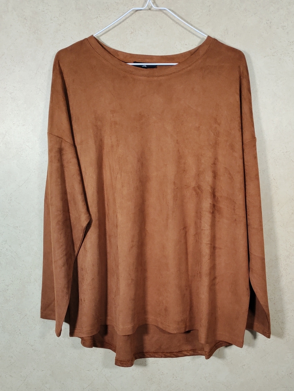 J167 Joh Caramel Faux Suede L/S High Low  Crewneck Pullover XL NWT
